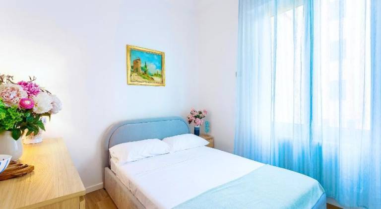 Holiday apartment with 2 rooms for 5 persons in Sanremo