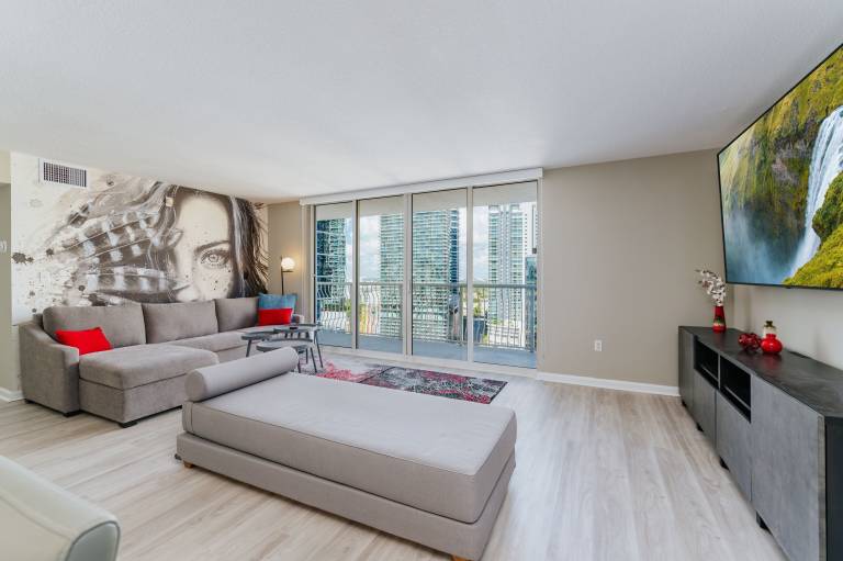 Condo Coconut Grove