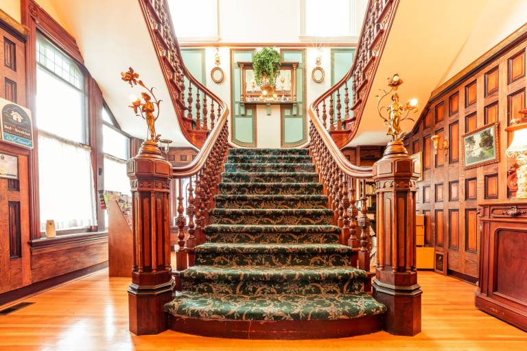 Bed & Breakfast  Rockland