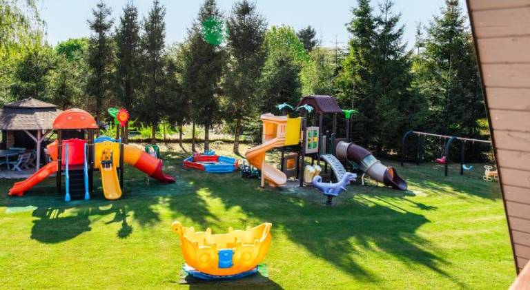 Lodge with barbecue, yard & patio — photo 4