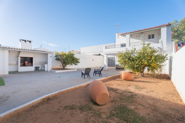 Nice vacation home with private pool, fast internet & barbeque | Good for workation | Pets are welcome in València