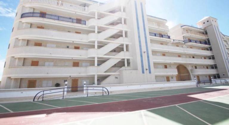 Fully equipped charming holiday apartment with terrace, private pool & yard | Next to the beach | Pets are welcome — photo 3