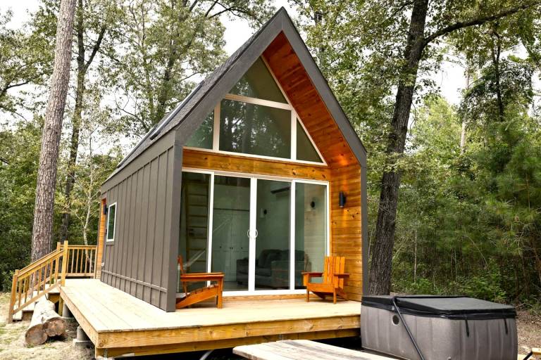 Impressive Cabin with Hammock in Montgomery Texas