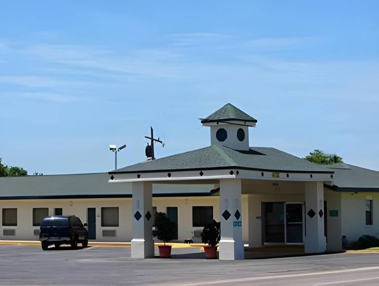 Executive Inn Pearsall in Pearsall, TX