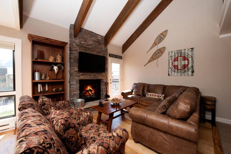 Completely Remodeled Townhome - Ski In/Out - Awesome Views — photo 2
