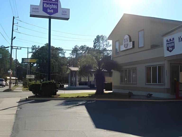 Knights Inn - Statesboro, GA in Statesboro, GA
