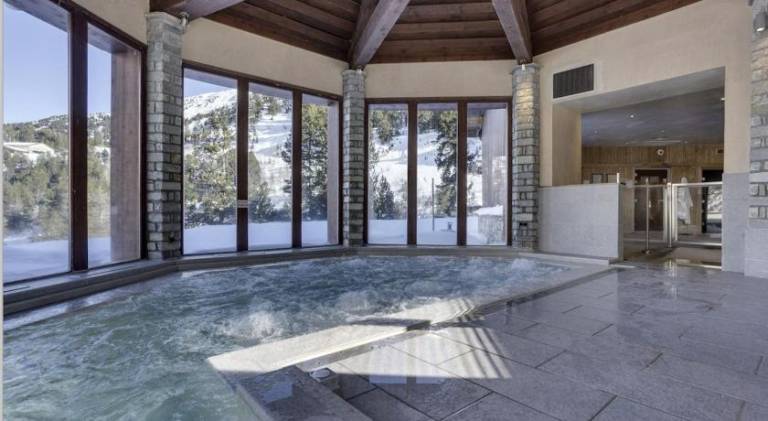 House with sauna, hot tub & pool — photo 3