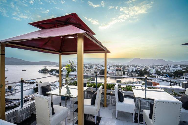 The Lake View Hotel On Lake Pichola