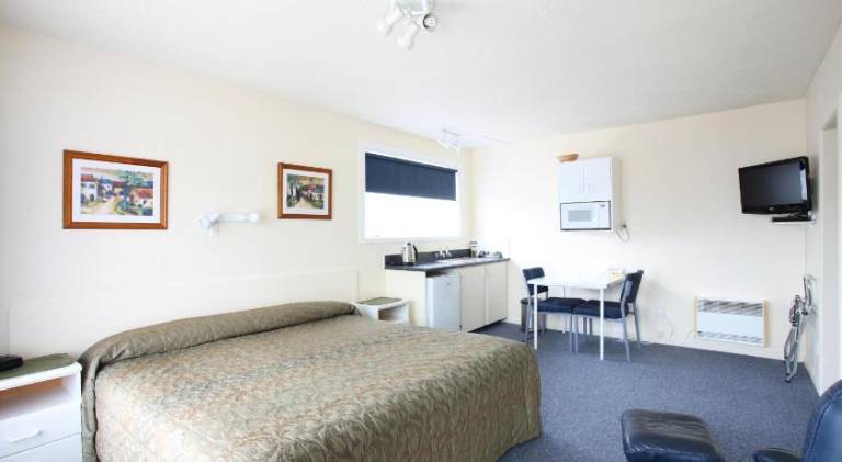 Queens Park Motels — photo 2