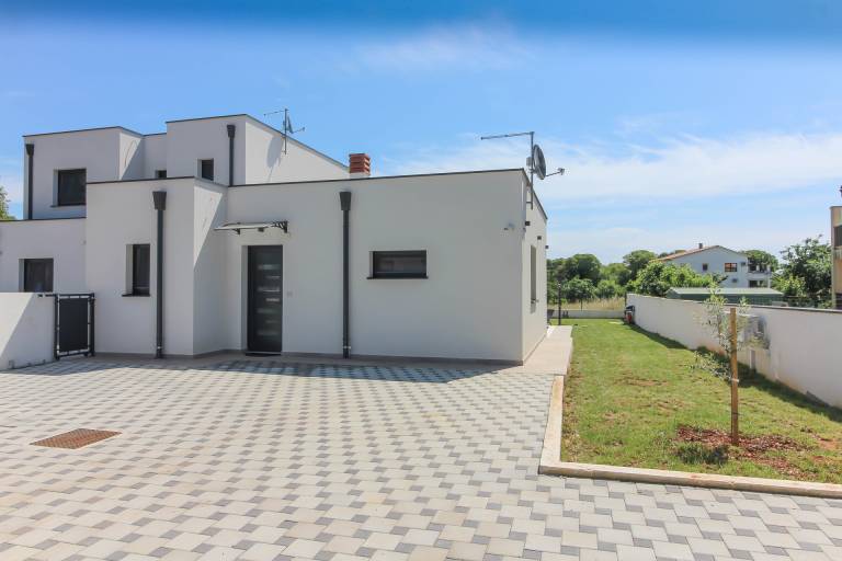 Fully equipped villa with terrace, pool & BBQ | Pets are welcome — photo 4