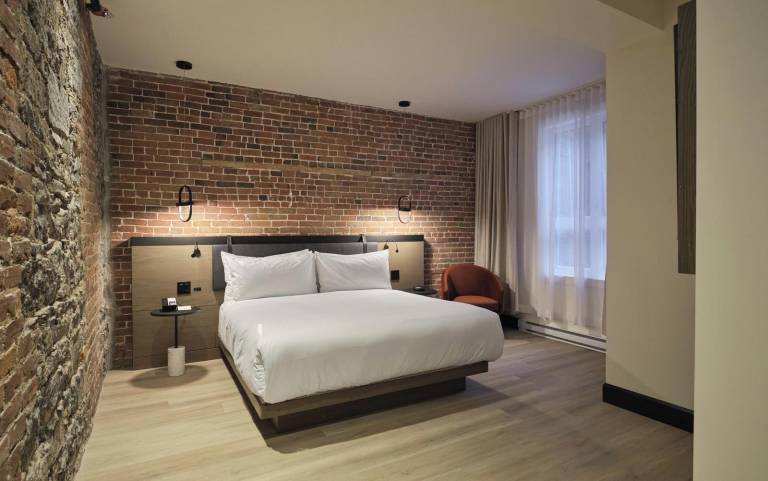 Le Petit Hôtel Vieux-Montréal Notre-Dame — photo 4