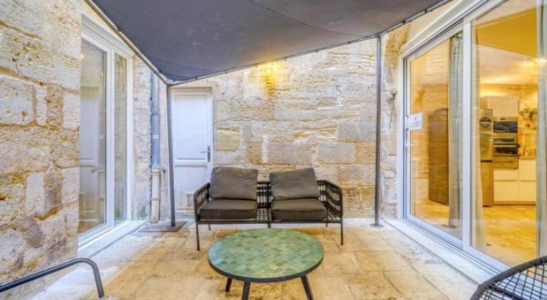 Rental apartment with terrace | Next to Bordeaux Cathedral | Good for workation — photo 4