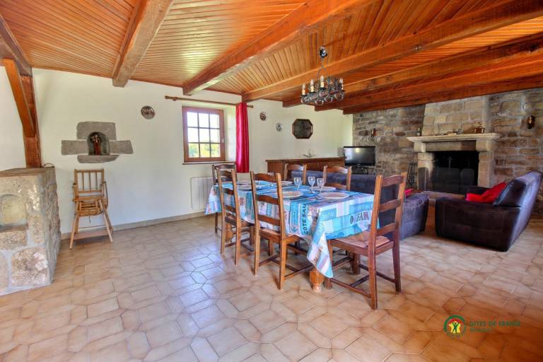Gite with terrace & yard | Pets allowed — photo 3