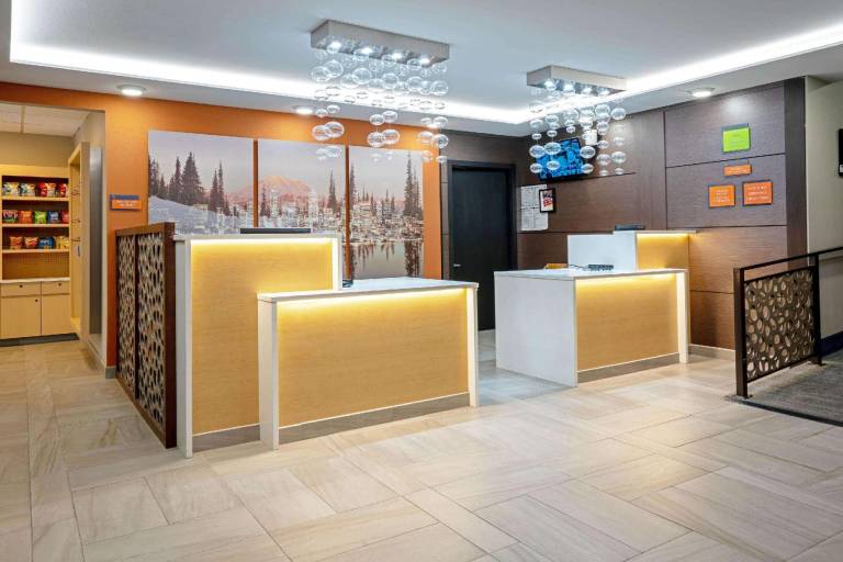 La Quinta Inn & Suites by Wyndham Seattle Federal Way — photo 4