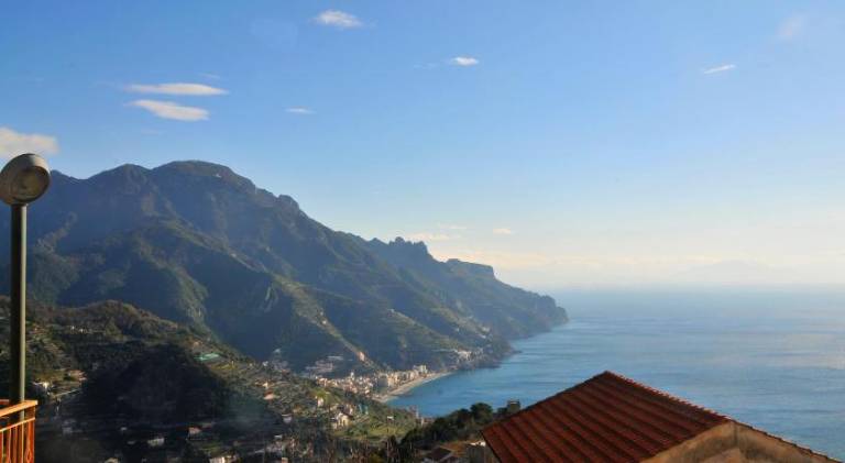 Holiday apartment with terrace — photo 3