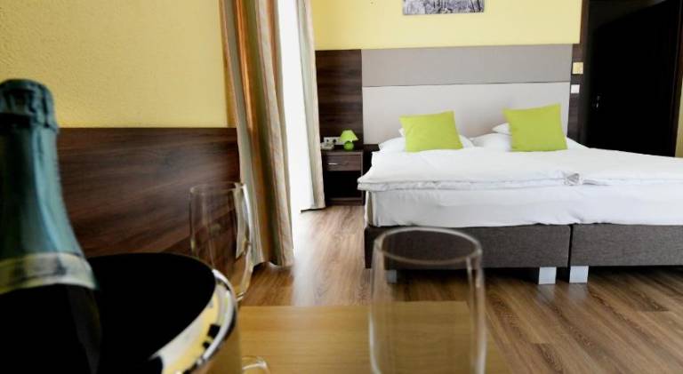 HotelJade-Ezüsthíd Hotel — photo 2
