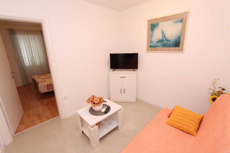 Rental apartment with 2 rooms for 4 persons — photo 5