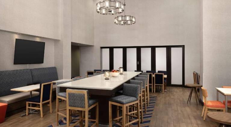 Hampton Inn & Suites Huntsville/Research Park Area — photo 2