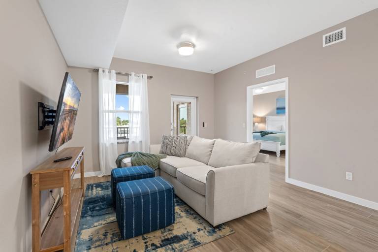 Family-oriented lovely condo with barbeque & heated pool | Pet-friendly — photo 2