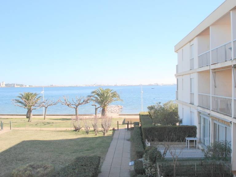2-Star Apartment in Balaruc-les-Bains with Pets Allowed and Air Conditioning — photo 2