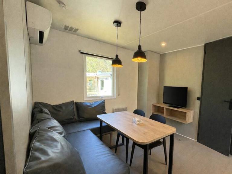 Child-friendly wonderful bungalow with terrace & heated pool | Dogs allowed — photo 5