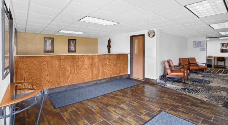 Fargo Inn and Suites — photo 4