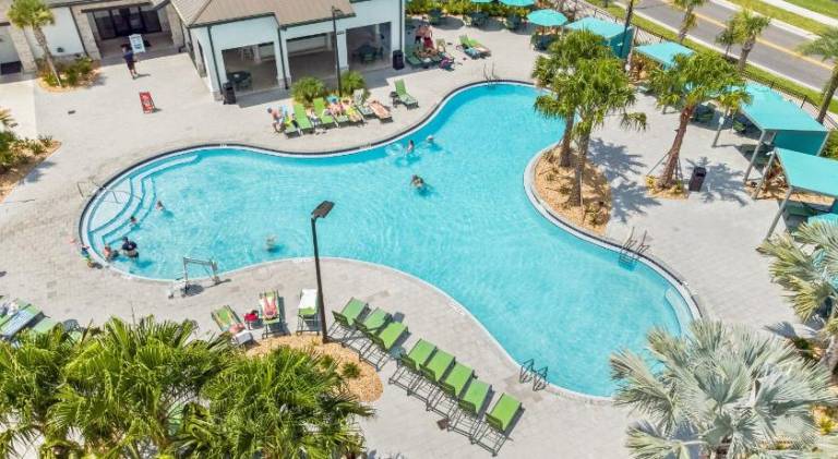 Vacation home with pool | Pet-friendly — photo 4