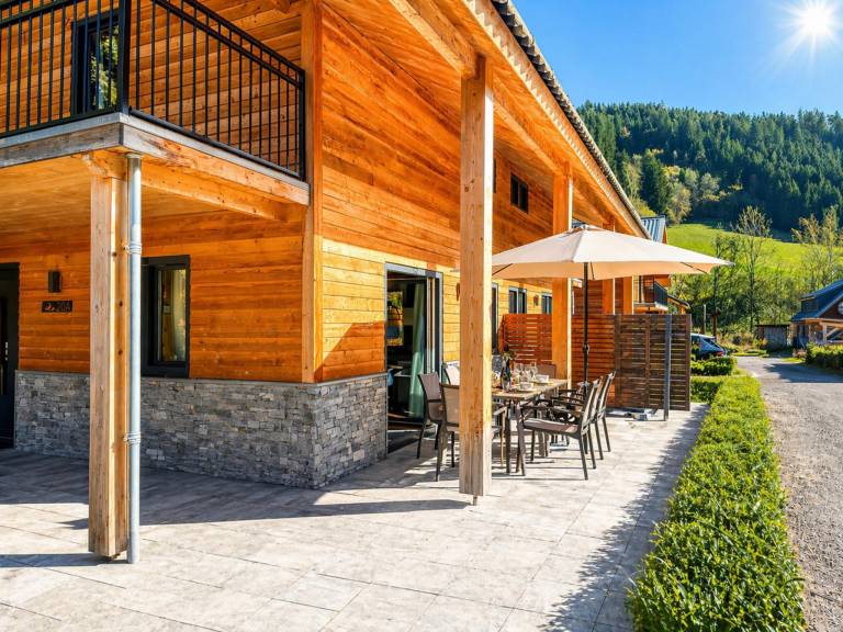 Chalet with patio — photo 5