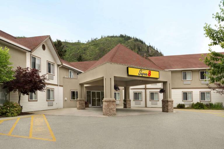 Super 8 By Wyndham West Kelowna Bc in West Kelowna, BC