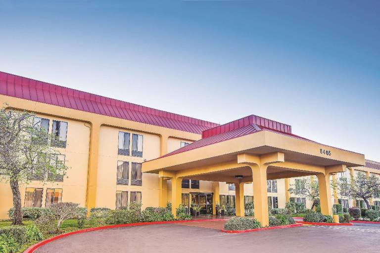 La Quinta Inn & Suites