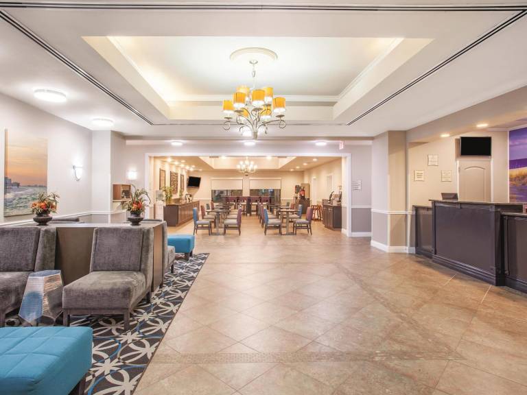 La Quinta Inn & Suites by Wyndham Fort Walton Beach — photo 3