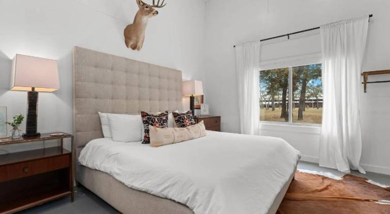 Charming house with hot tub | Pets allowed — photo 2