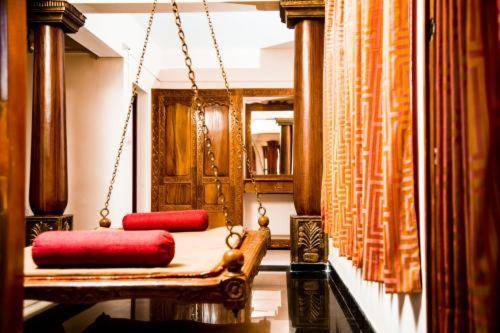 Serviced apartment with garden, pool & patio — photo 5