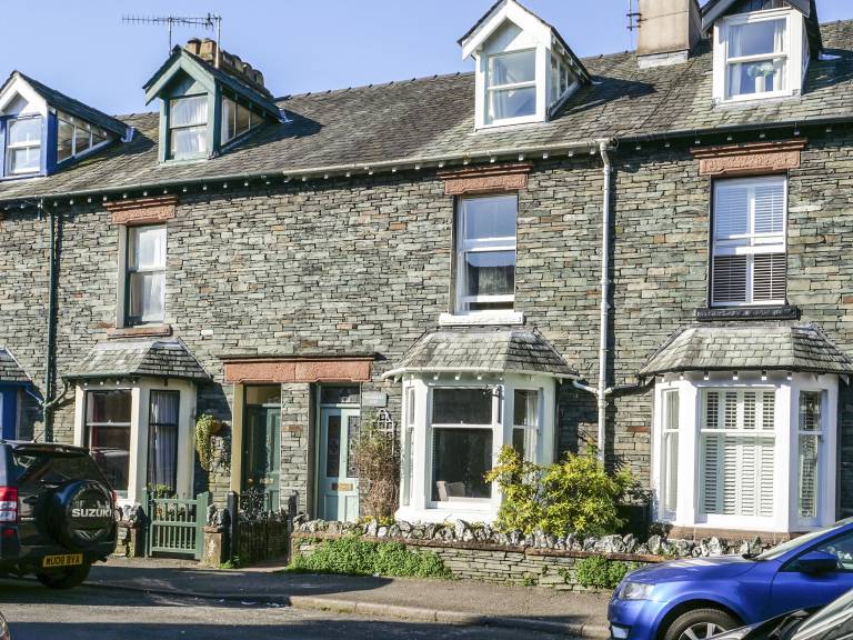 Family-oriented cottage with yard | Pet-friendly in Keswick