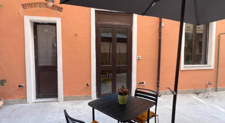 House with 1 room for 2 persons in Catania