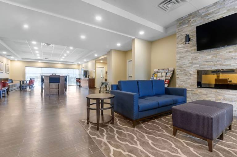 Comfort Inn & Suites