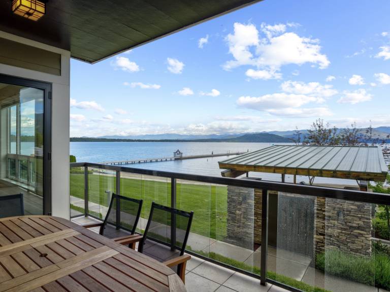 Steps from Lake 1st Floor Seasons at Sandpoint