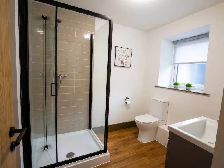 Cottage with jacuzzi — photo 4