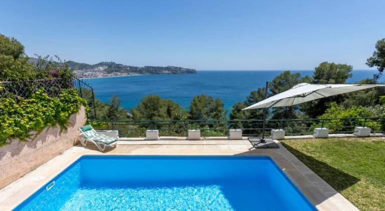 Fully equipped villa with private pool & patio | Pet-friendly — photo 2