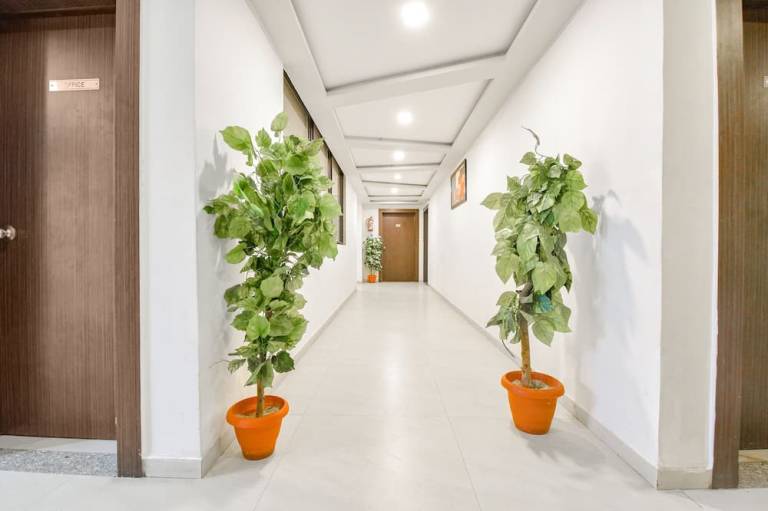 Fabhotel Skyland