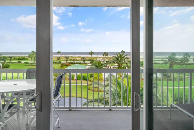St. Simons Grand 214 - 1400 Ocean Blvd in St. Simons Island, GA