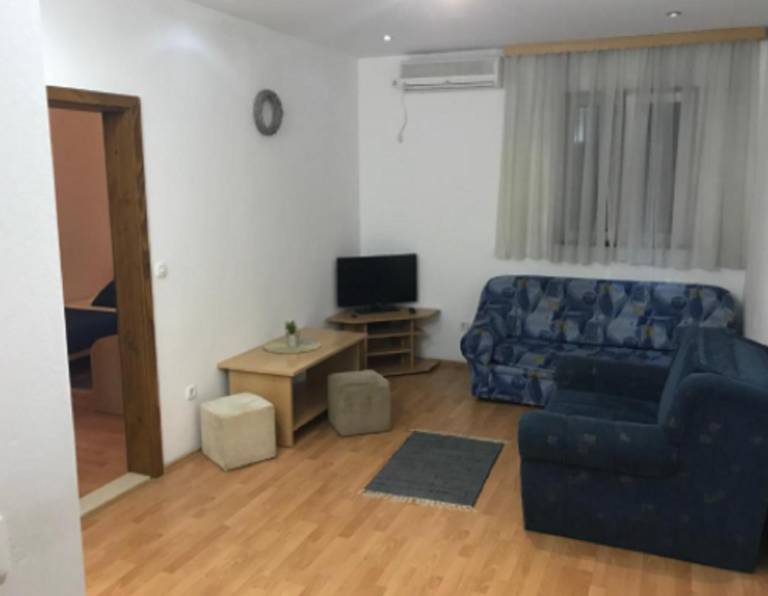 Apartment  Ploče