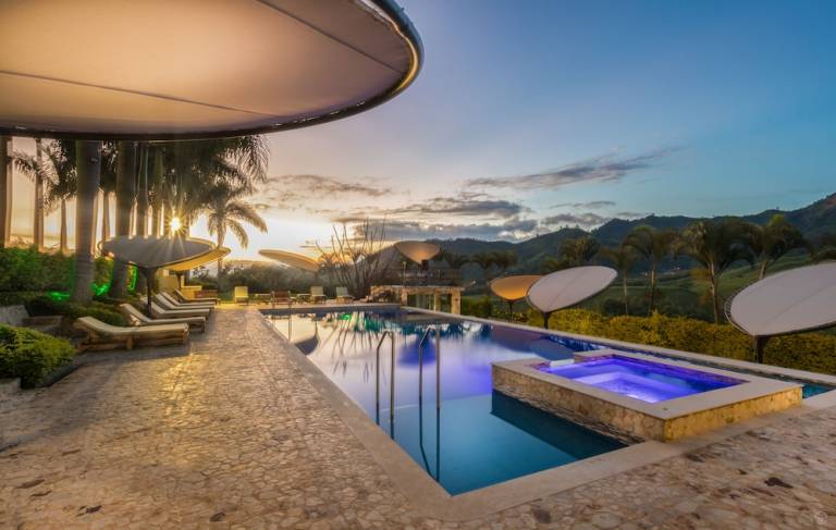 Lodge  Pereira