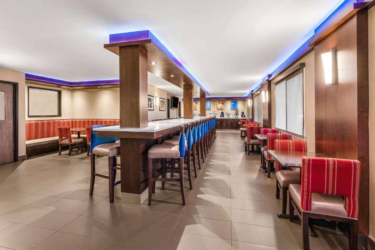 Comfort Inn & Suites Vancouver Downtown City Center — photo 2