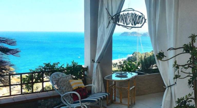 Charming vacation home | Beach nearby | Dogs allowed in Letojanni