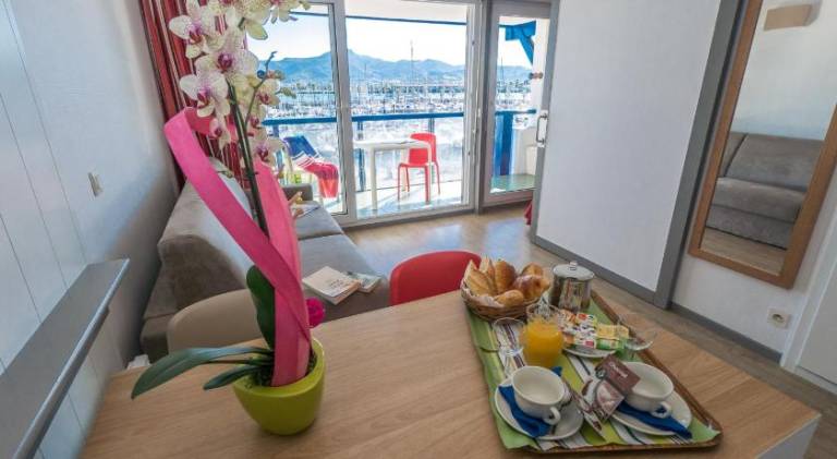 Charming serviced apartment with patio | Beach nearby | Pets are welcome — photo 5