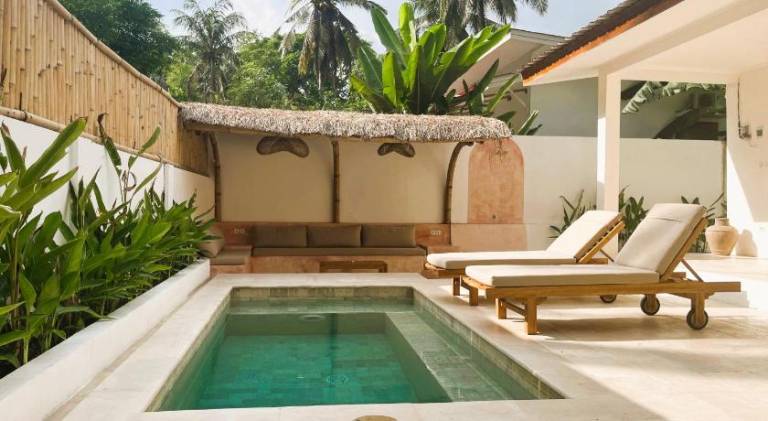 140 m&sup2; Villa