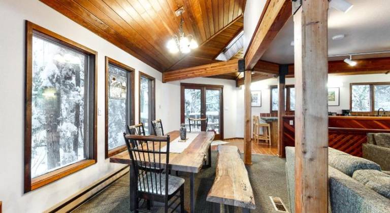 Chalet with jacuzzi — photo 4