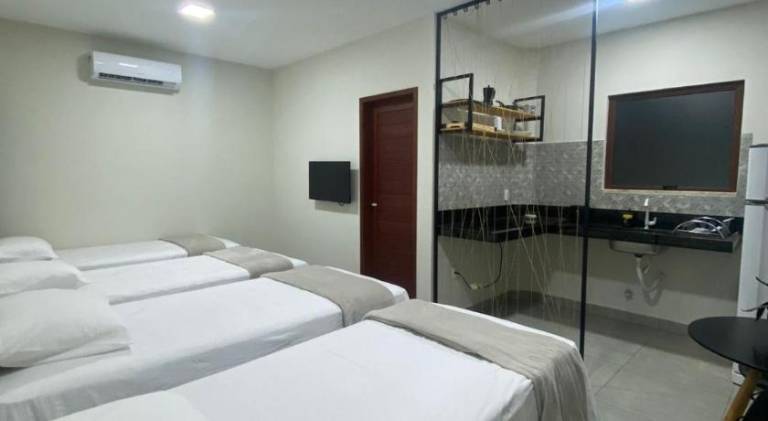 Serviced apartment with patio, yard & pool | Pet-friendly — photo 2