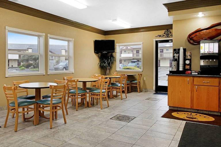 Anchor Beach Inn — photo 4